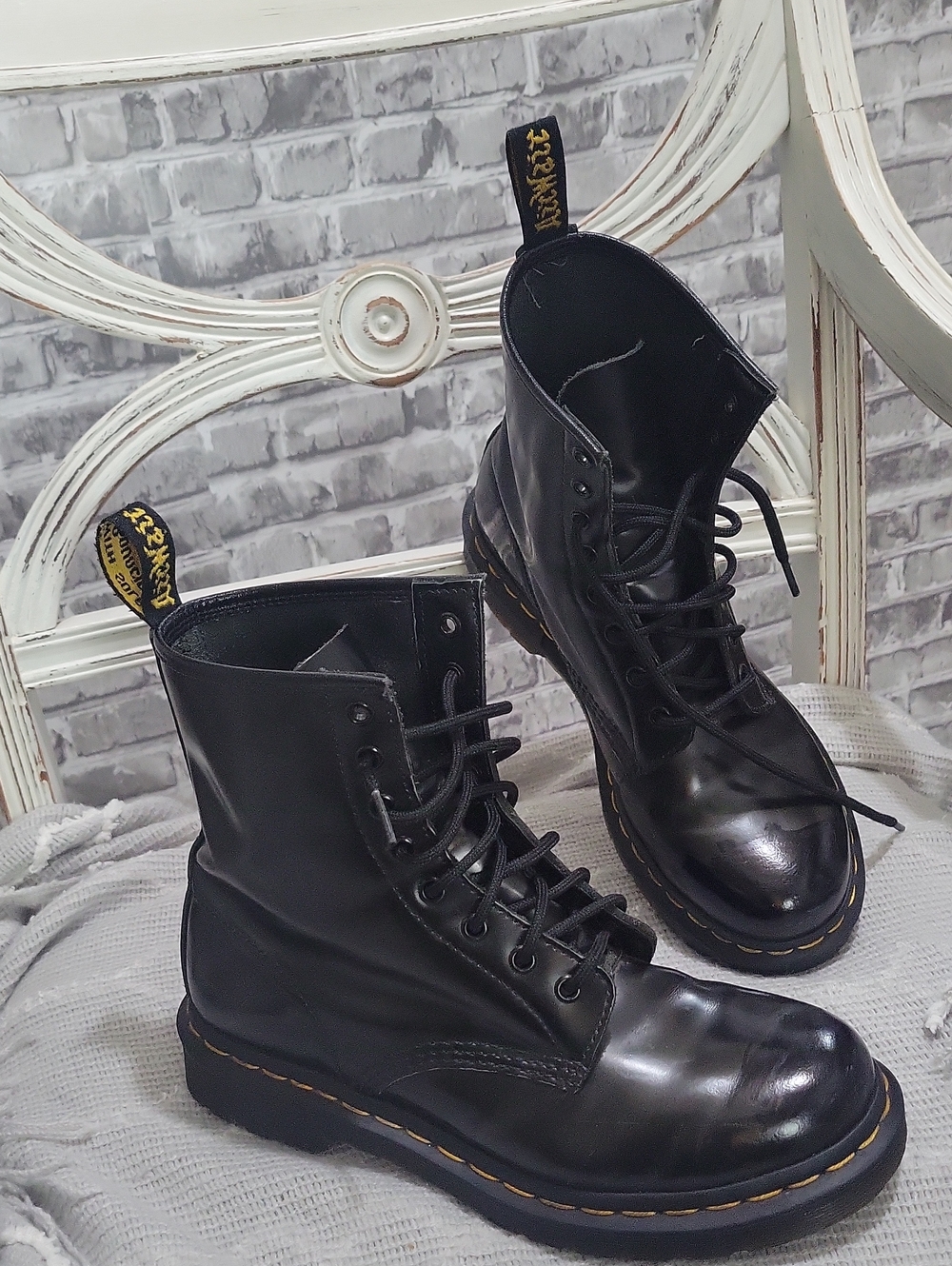 Dr. Doc Martens The Original 1460 Women's Sz 9 Leather Boots Black Lace Up, Goth
